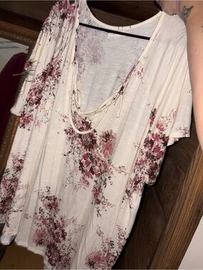 Women's Cream Floral Tie-Front Short Sleeve Top